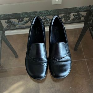 Clark Black Shoes! (size 8.5)